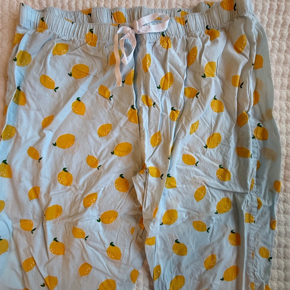 Old Navy Women’s Pajama Bottoms with Lemon Print🍋🩵